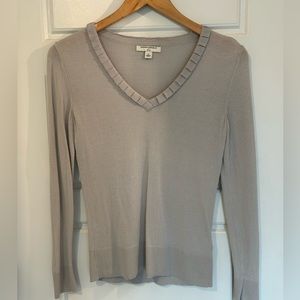Banana Republic gray fitted sweater